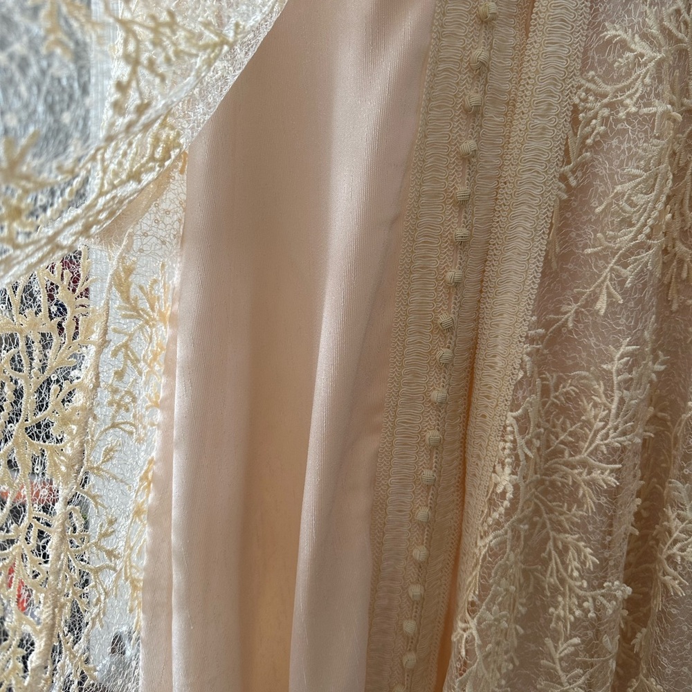 Caftan - Picture 7 of 16